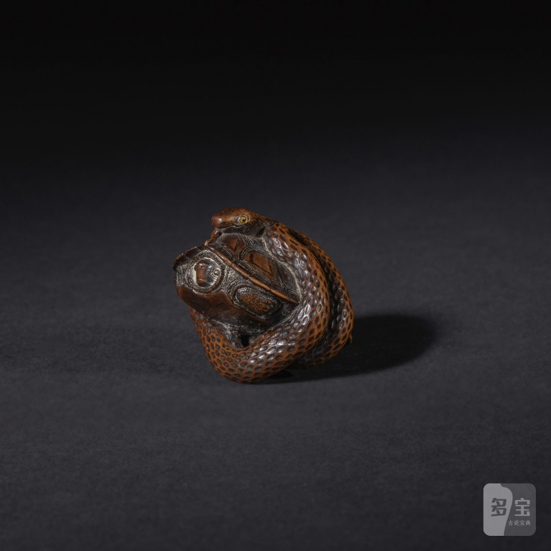 木彫根付 蛇と亀 銘「正一」 19世紀 | NETSUKE EN BOIS REPRÉSENTANT UN SERPENT ET UNE TORTUE